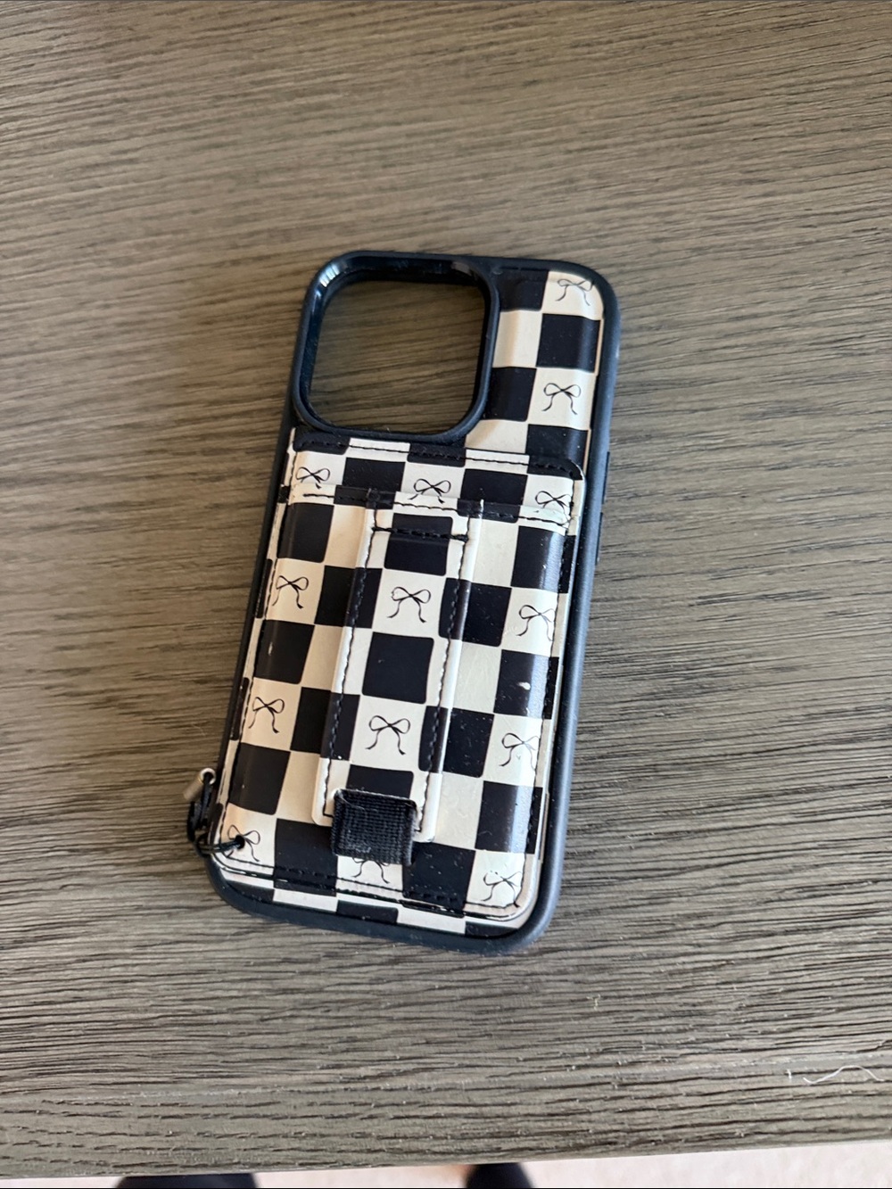 Black & Cream Checkered Phone 16 Pro Case with Card Holder
